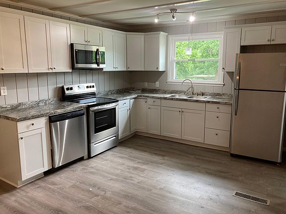 2nd image of 3242 Cloverwood Dr
