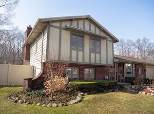 2046 Valley Forge St NW, Grand Rapids, MI 49504