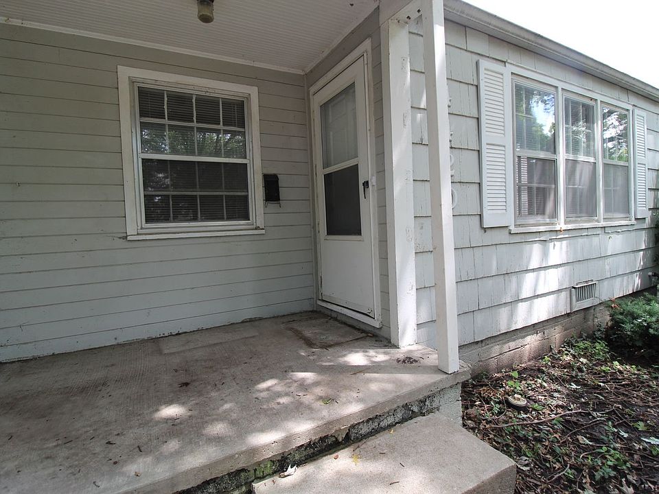 1st image of 4420 S Parkway Dr