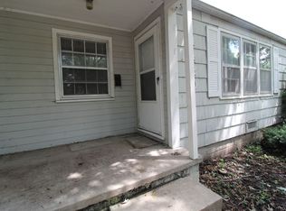4420 S Parkway Dr, Olathe, KS 66061