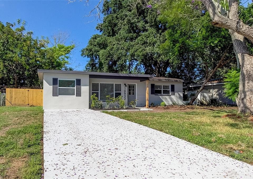 1st image of 10932 VILLAGE GREEN AVENUE