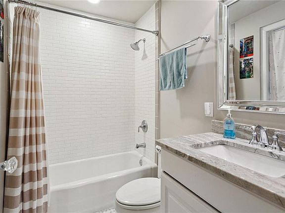 5th image of 1127 Dauphine St APT 101