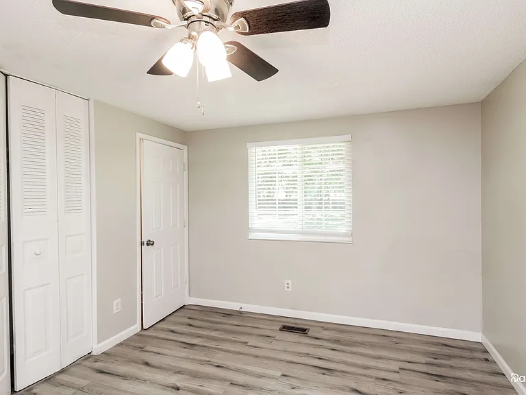 4800 Cheviot Rd — Photo 10