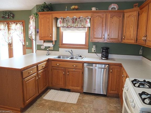 4th image of 140 Vineyard Way