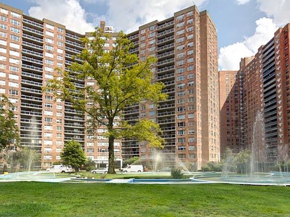 3rd image of 10440 Queens Blvd APT 2L