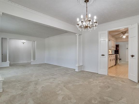 3rd image of 6349 Glennox Ln