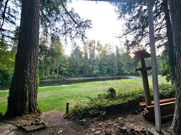 28943 SE Woods Rd, Eagle Creek, OR 97022