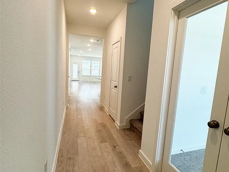 18106-18106 Zemira Ln — Photo 2