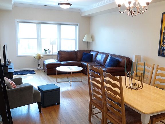 5th image of 2226 N Lincoln Ave APT 2A