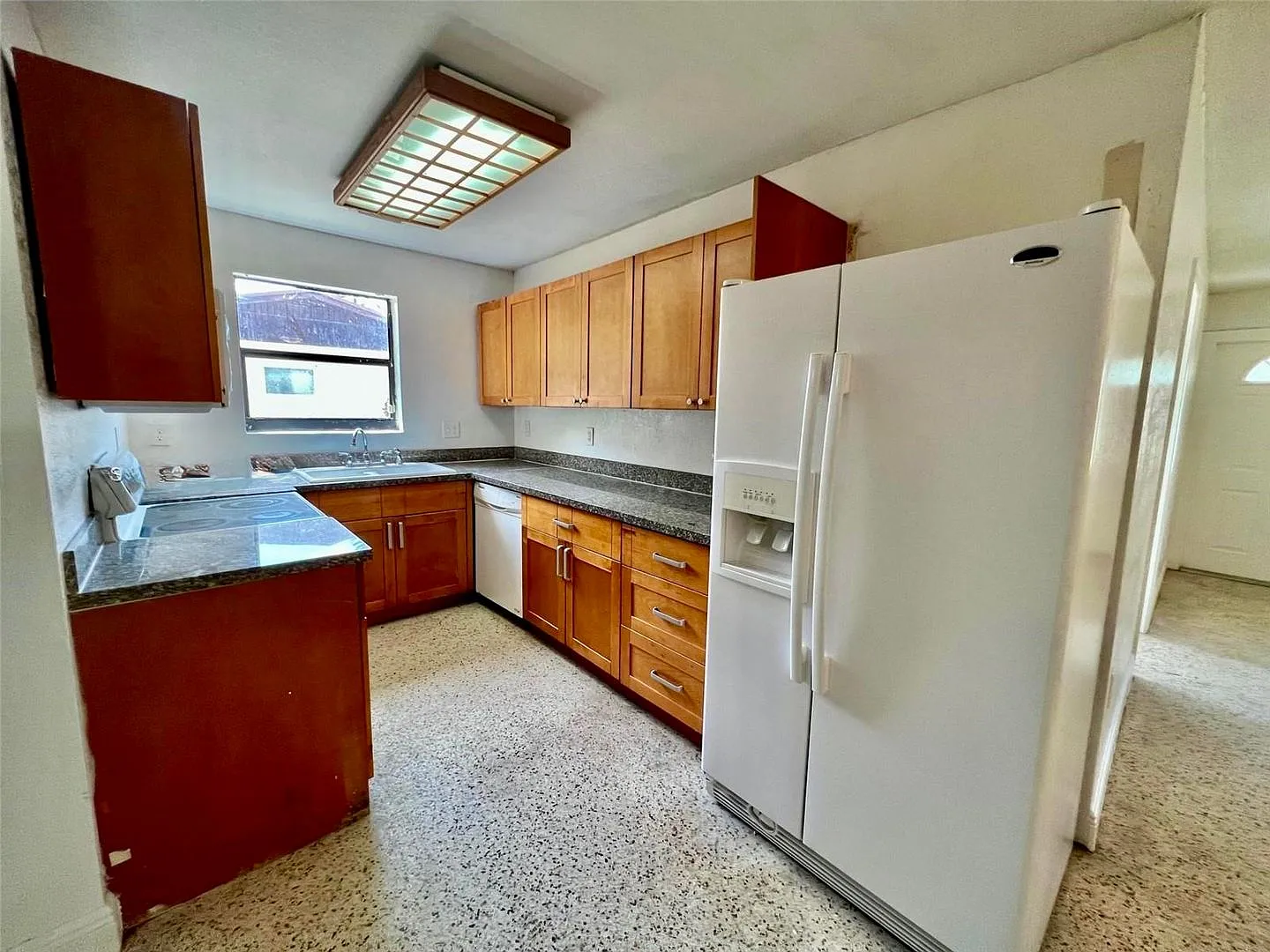 Remodeled 4-bed, 3-bath single-family home located in Miami Gardens. — Photo 2
