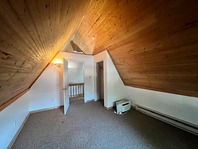 6 bed, 2400 sqft, $2,200 — Photo 4