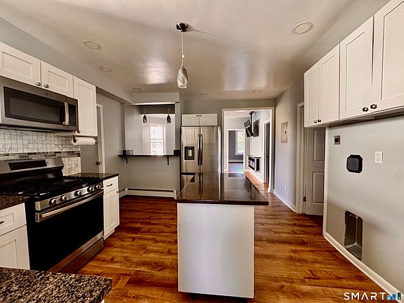 2nd image of 196 Russ St Floor 2