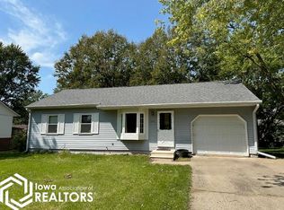 1013 Grand Park Dr, Fairfield, IA