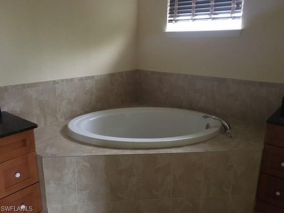 4th image of 5014 Benton St #0