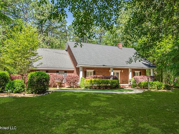3rd image of 35 Troon Cir