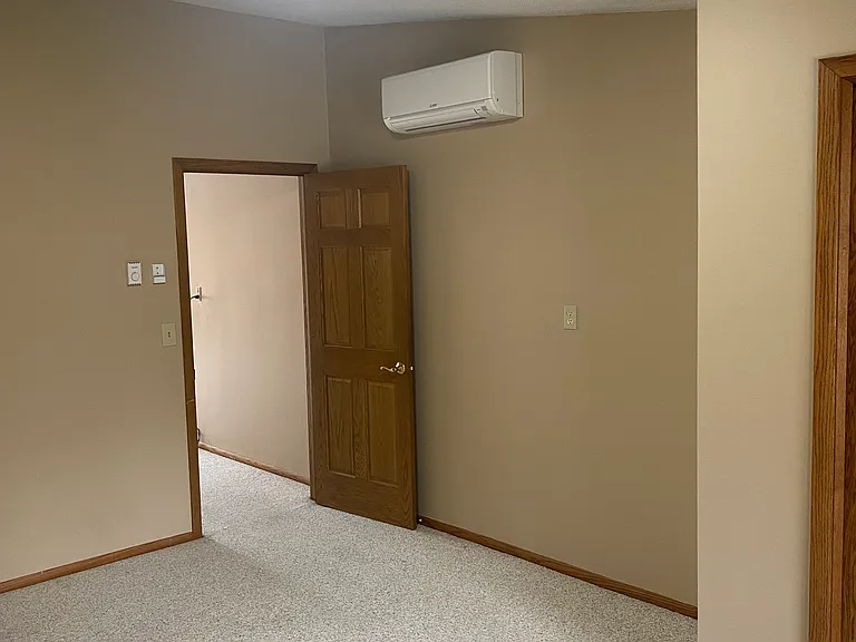 3355 Hunter Dr — Photo 7