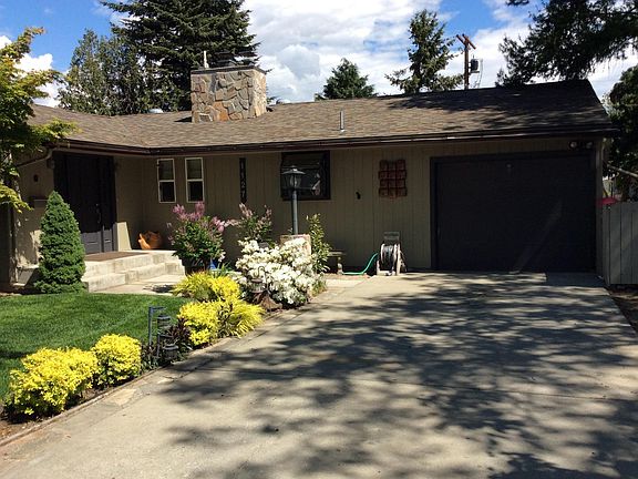 2nd image of 1127 Rosewood Ave