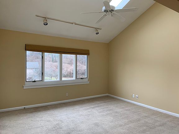 4th image of 4112 Stoneview Dr APT 4