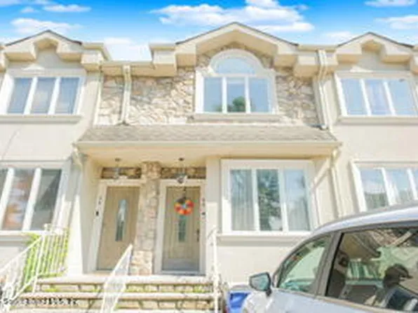 46 Calvanico Ln, Staten Island, NY 10314