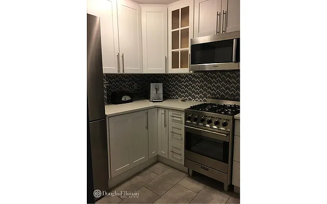 Rented by Douglas Elliman | media 5