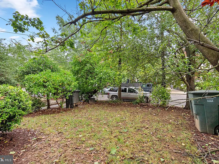 1501 Crittenden St NW — Photo 48
