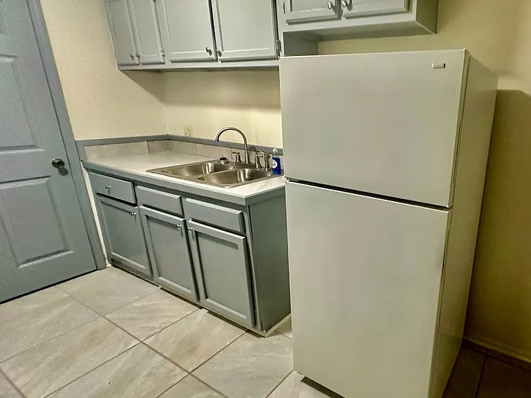 220 Marigny Cir — Photo 10