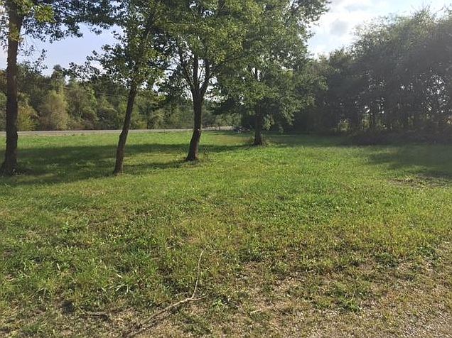 2nd image of 15753 Chieftain Rd