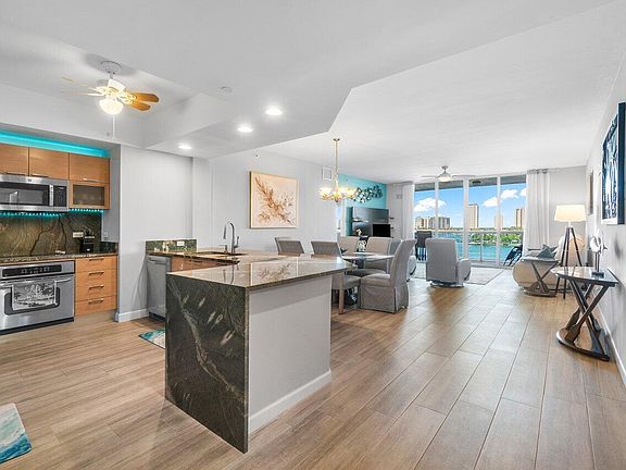 2nd image of 2640 Lake Shore Dr Unit 711