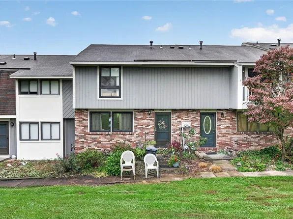 2527 Hunting Ridge Trl, Bridgeville, PA 15017