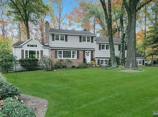 52 Elbrook Dr, Allendale, NJ 07401