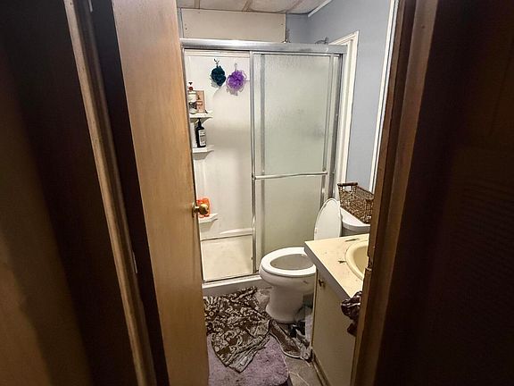 3rd image of 332 Rogers Rd