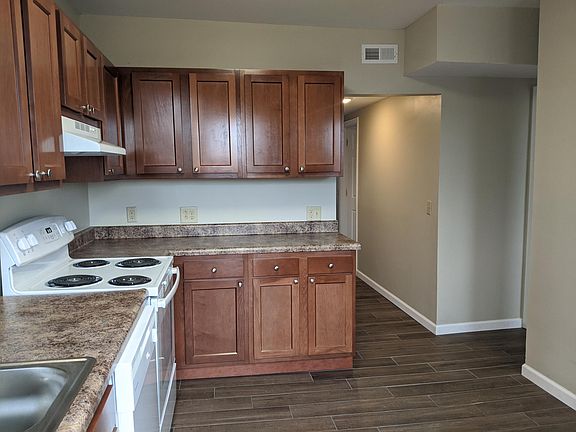 2nd image of 18 E Maynard Ave #C