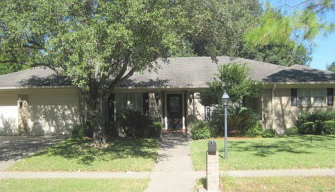 1st image of 202 Wilshire Dr