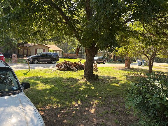 5th image of 805 Driftwood Dr