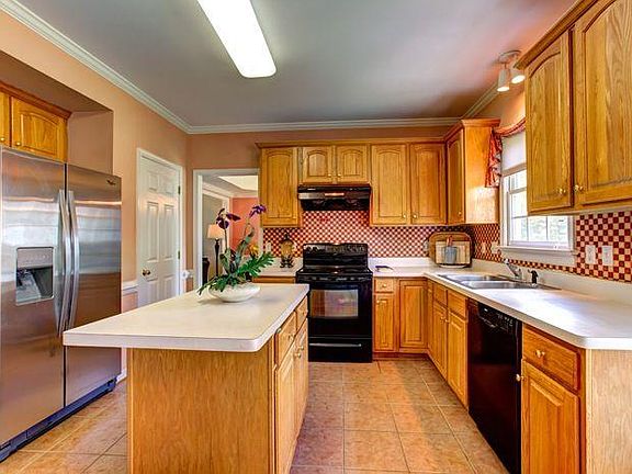 5th image of 11039 Stonefield Ct