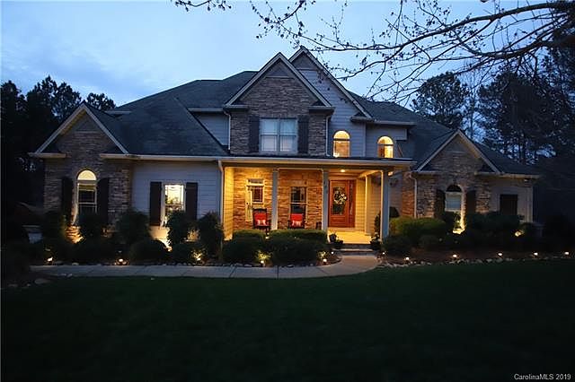 1st image of 153 Summerwind Dr