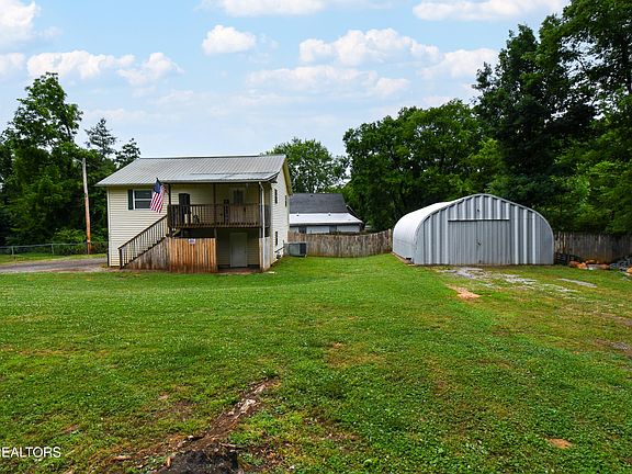 3rd image of 111 Freemont Cir