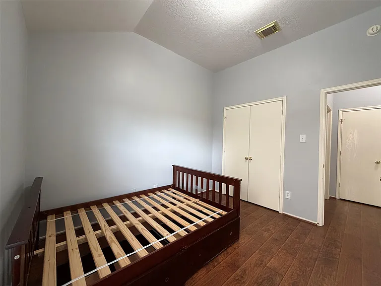 9803 Hallmark Ln — Photo 16