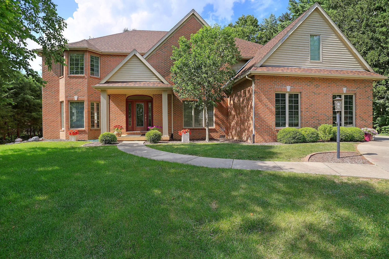 306 Pond Ridge Ln photo 1