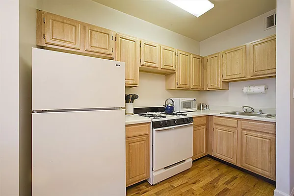 Rented by Corcoran | media 7