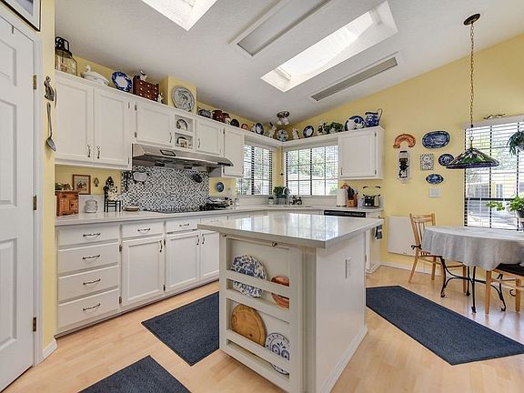 5th image of 6919 New Creek Ln