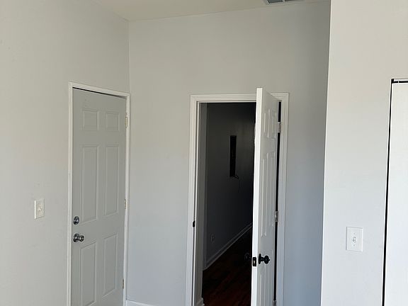 3rd image of 3535 W Le Moyne St #1