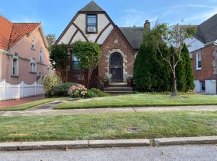 20714 33rd Ave, Flushing, NY 11361