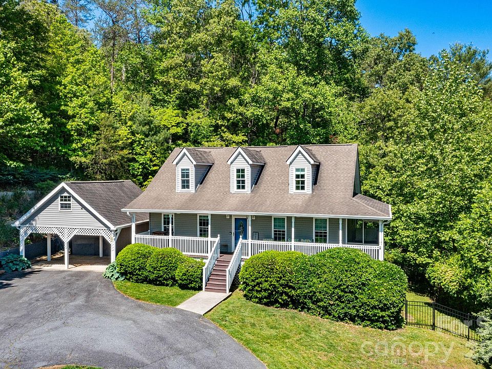1st image of 215 Butternut Ln