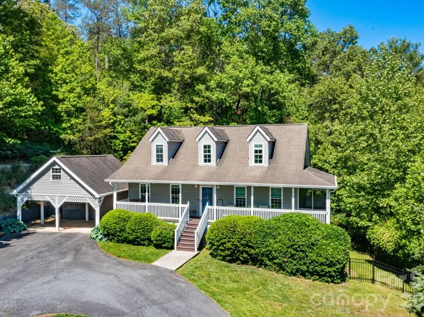215 Butternut Ln, Leicester, NC 28748