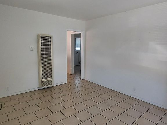 5th image of 15632 Grevillea Ave #15632