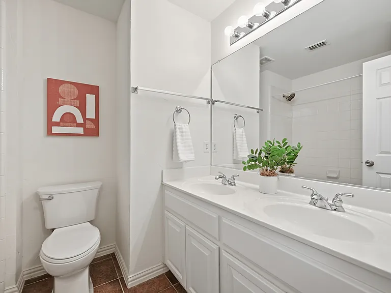 15921 Twin Cove Dr — Photo 31