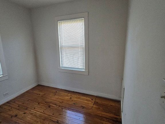 2nd image of 609 N 6th Ave