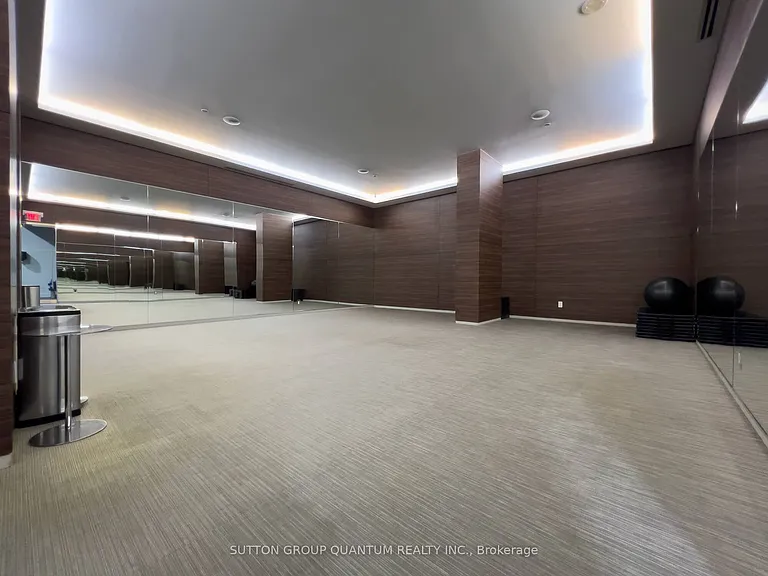 1030 King St W #1127 — Photo 11