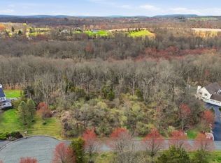 18 Meadow Ridge Rd, Columbia, NJ